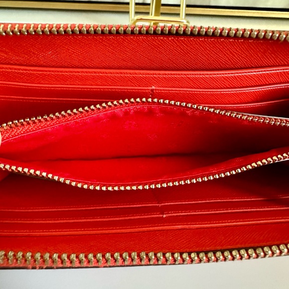 EUC Tory Burch Women's Emerson Wristlet Zip Continental - Picture 4 of 10